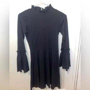 TOPSHOP Ribbed Flared Mini Dress- with flared sleeved !